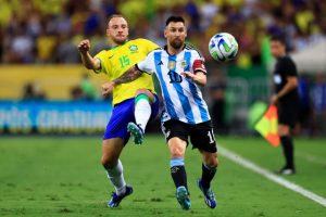 合乐足球赛事推荐:南美预选赛燃烧激情！巴西0-1阿根廷收三连败，球场激战中不断爆发激烈冲突！